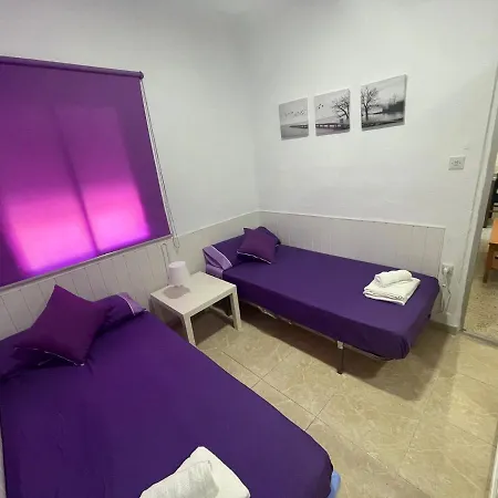 Apartamento Cerca Del Centro-parking En La Puerta Fuerte Apartment *