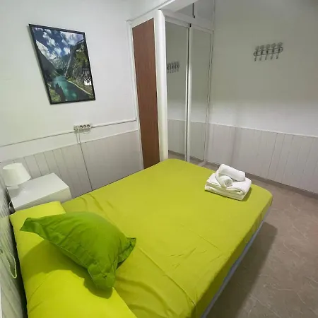 Apartamento Cerca Del Centro-parking En La Puerta Fuerte Apartment