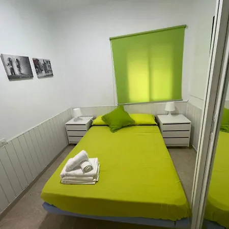 Apartamento Cerca Del Centro-parking En La Puerta Fuerte Apartment *